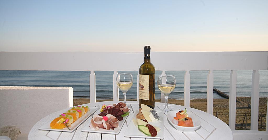 Tinos Beach Hotel Екстериор снимка